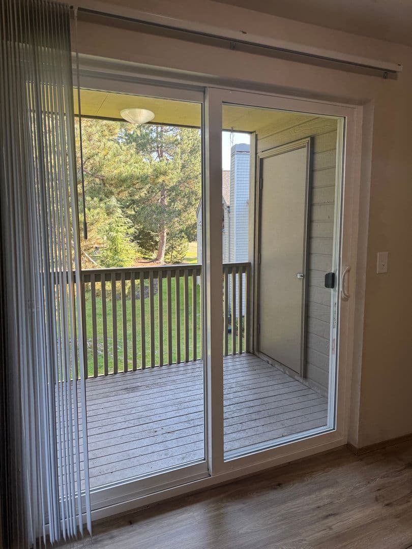 Lakewood Apartment: 8720 58th Ave SW
