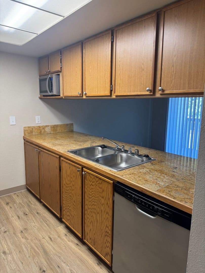 Lakewood Apartment: 8720 58th Ave SW