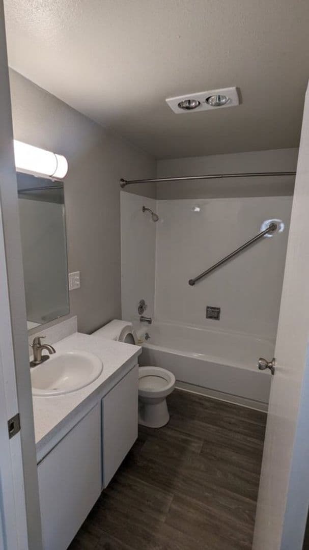 Puyallup Apartment: 931 9th Street SE