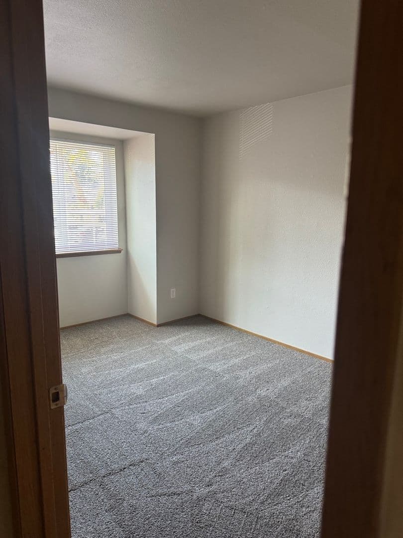 Lakewood Apartment: 8720 58th Ave SW