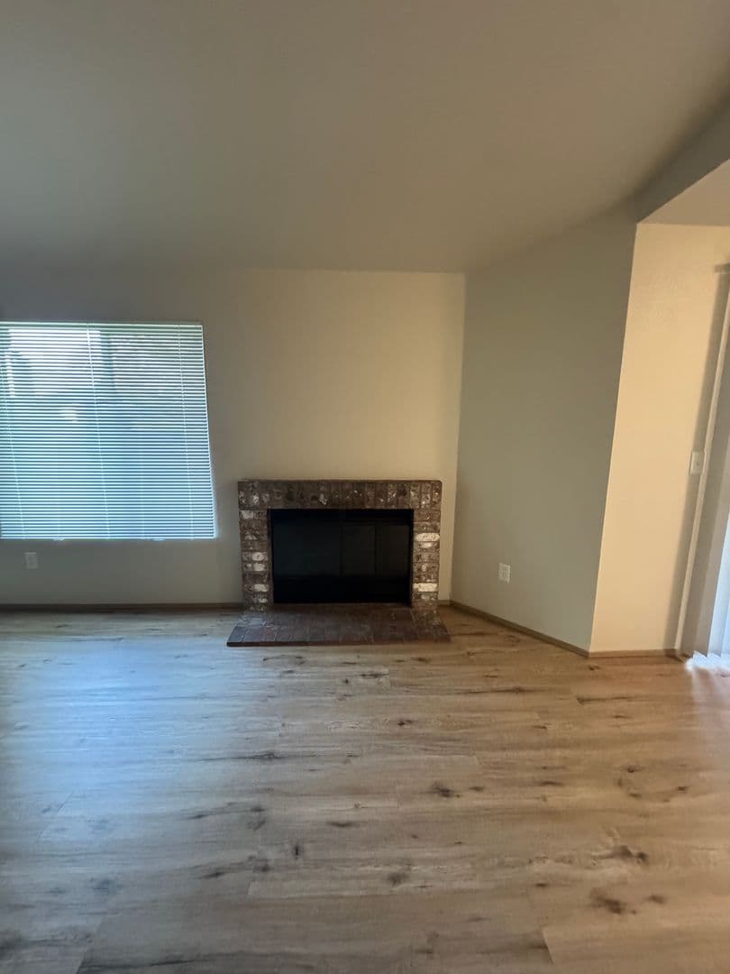 Lakewood Apartment: 8720 58th Ave SW
