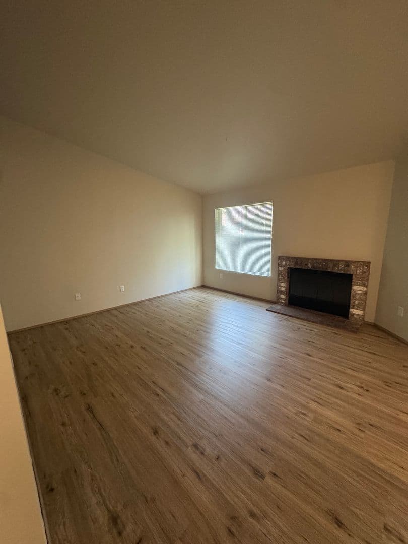 Lakewood Apartment: 8720 58th Ave SW