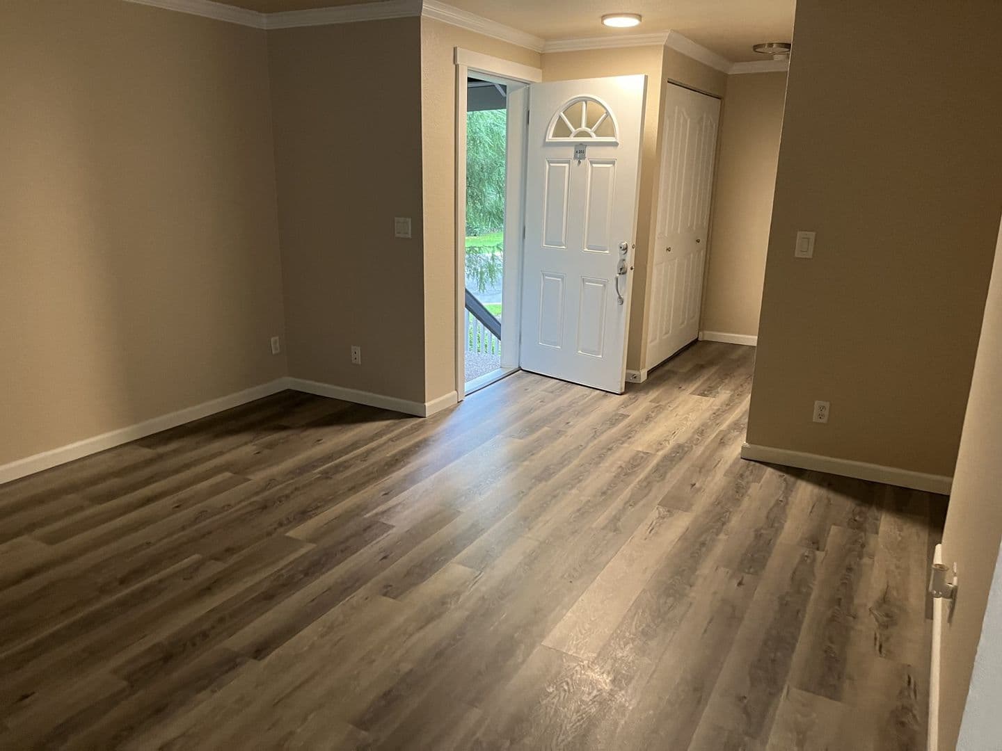 Gig Harbor Apartment: 2215 47th St NW