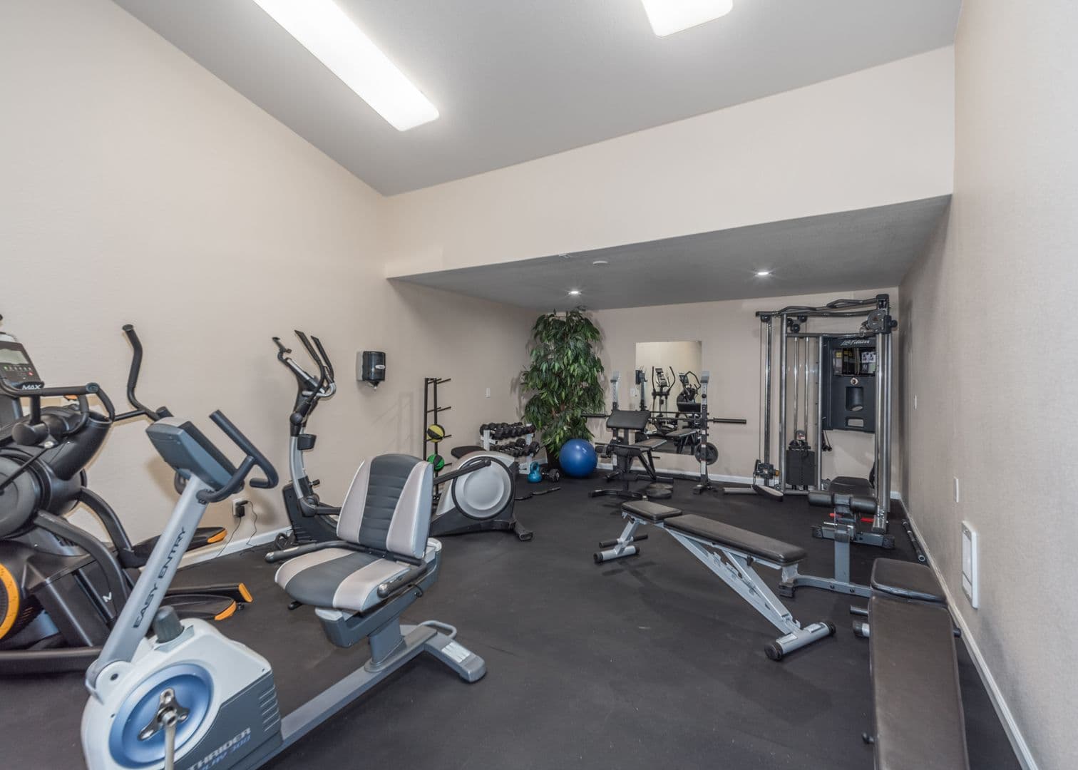 Gig Harbor Apartment: 2215 47th St NW
