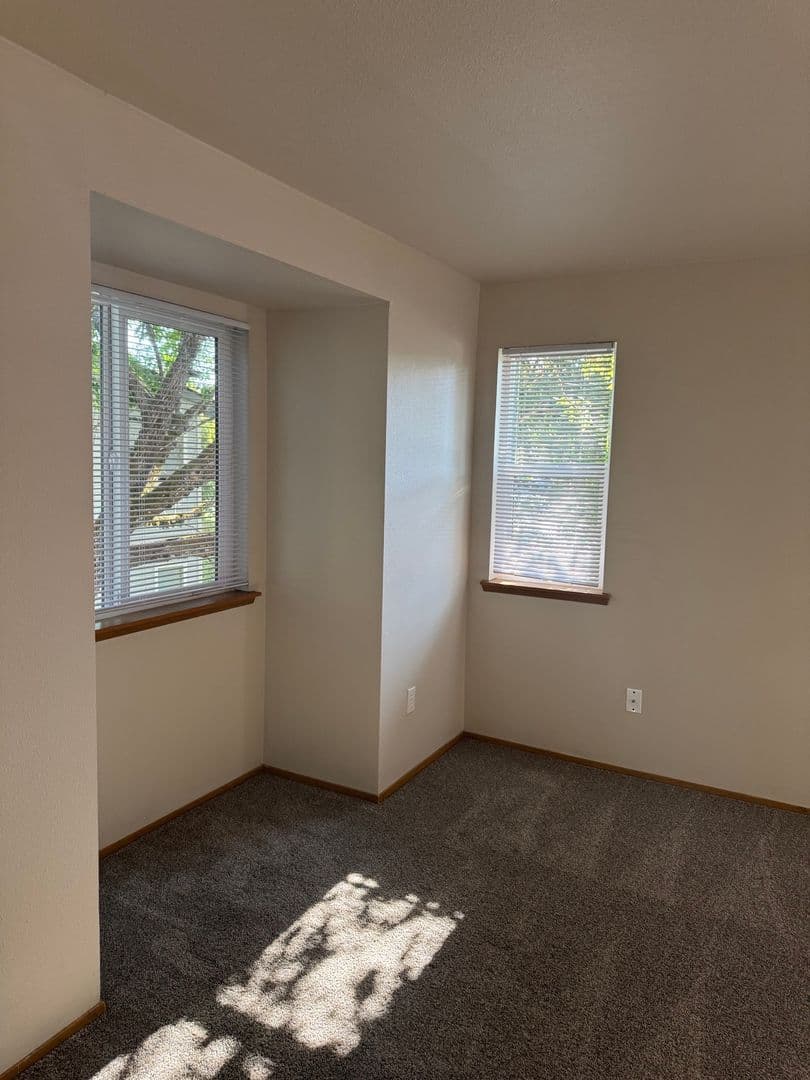 Lakewood Apartment: 8720 58th Ave SW