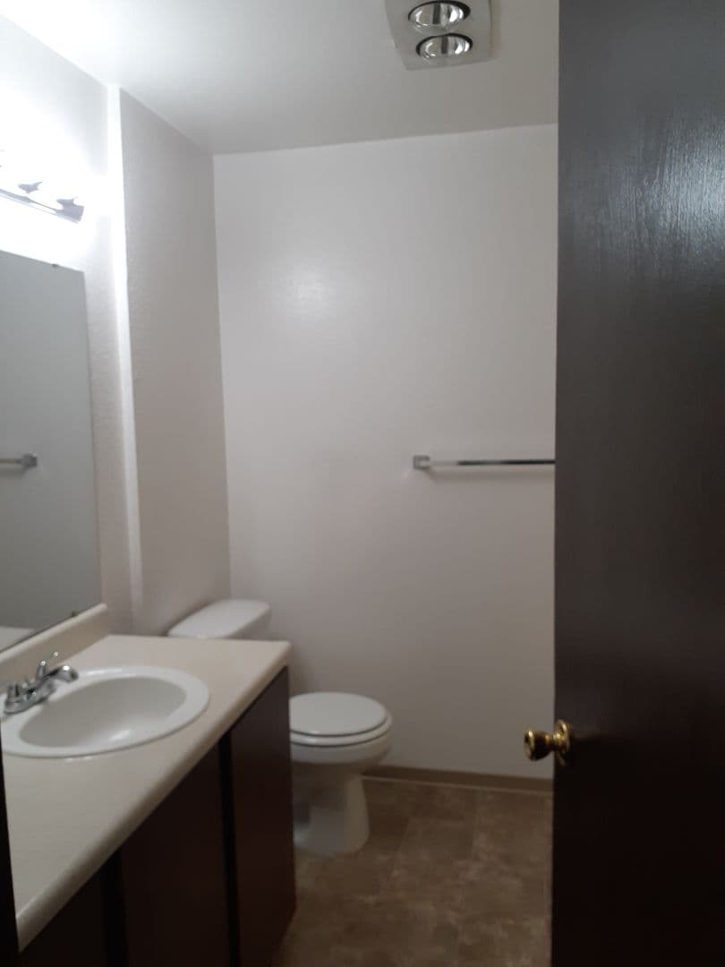 Tacoma Apartment: 301 S 84th Street