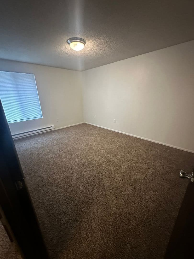 Steilacoom Apartment: 3022 Steilacoom Blvd SW