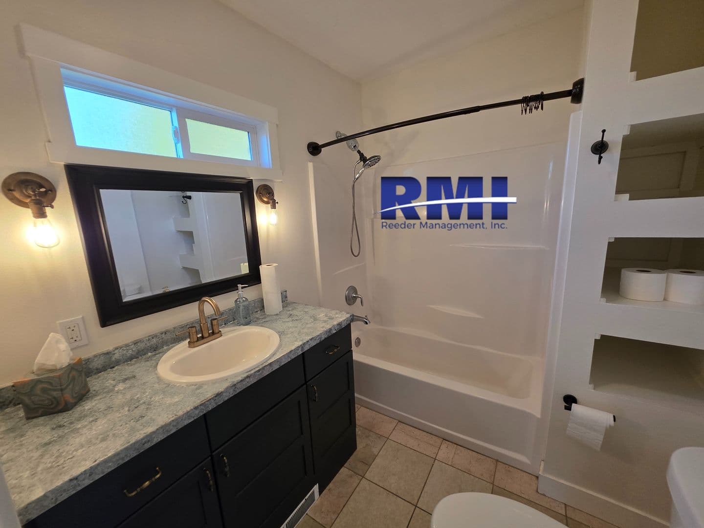 Bremerton House: 1015 Warren Ave