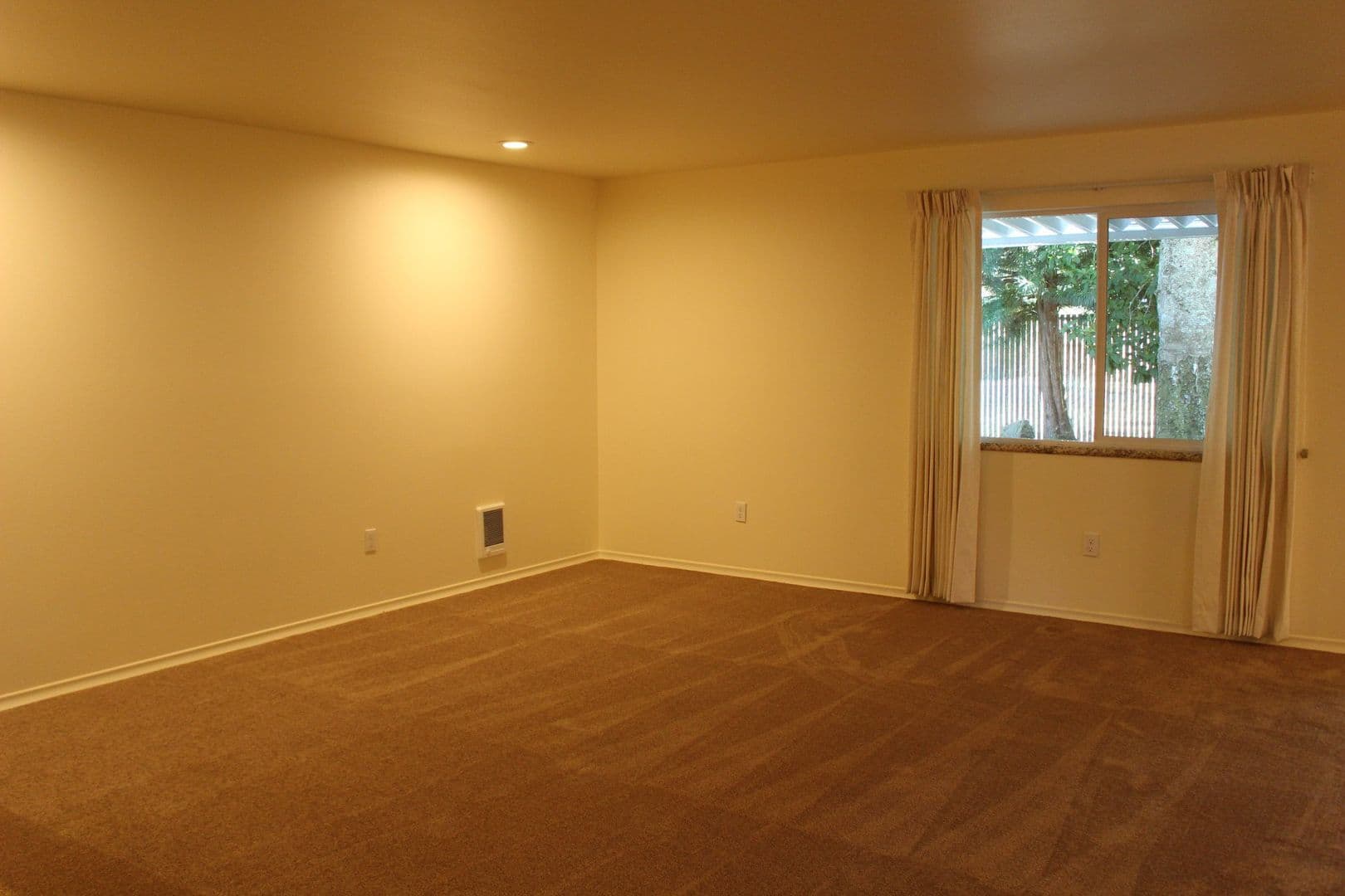 Lakewood Apartment: 6114 112th St SW