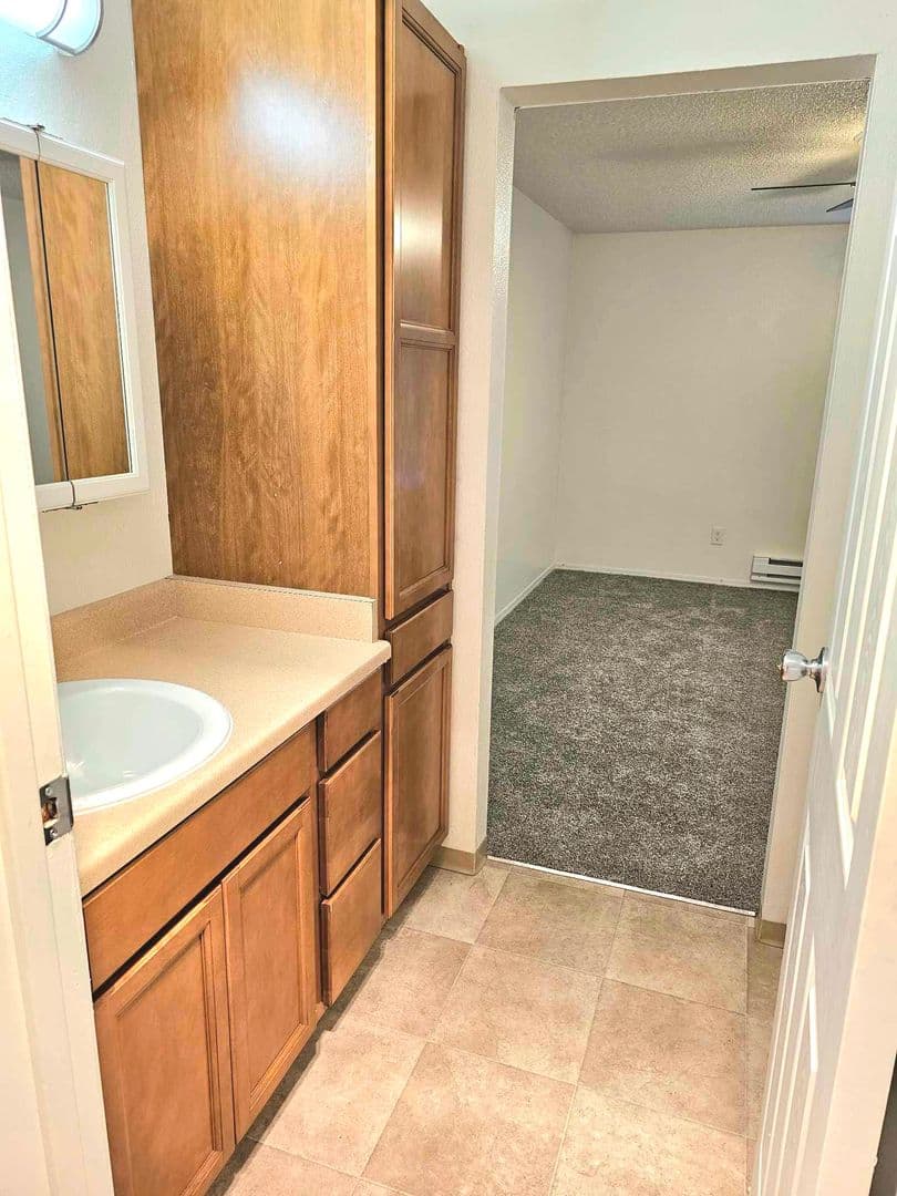 Lakewood Apartment: 7427 Lakewood Dr W