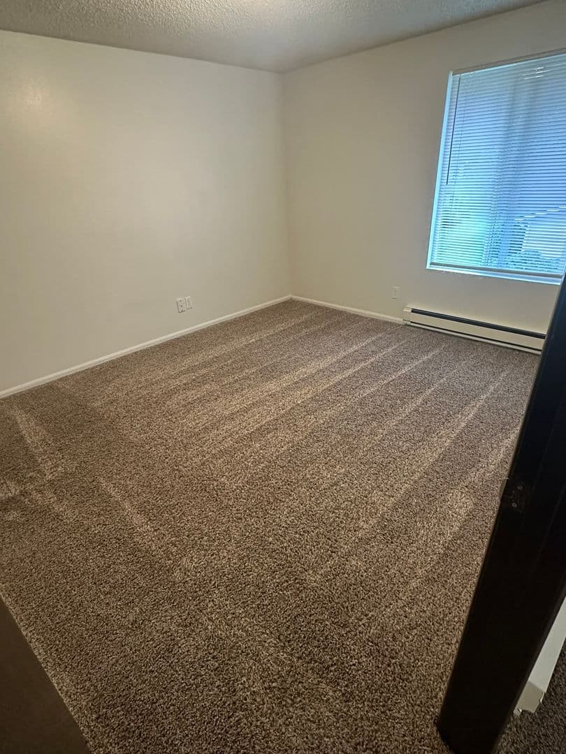 Steilacoom Apartment: 3022 Steilacoom Blvd SW