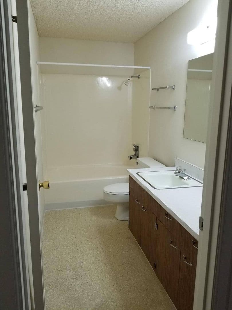Lakewood Apartment: 6114 112th St SW
