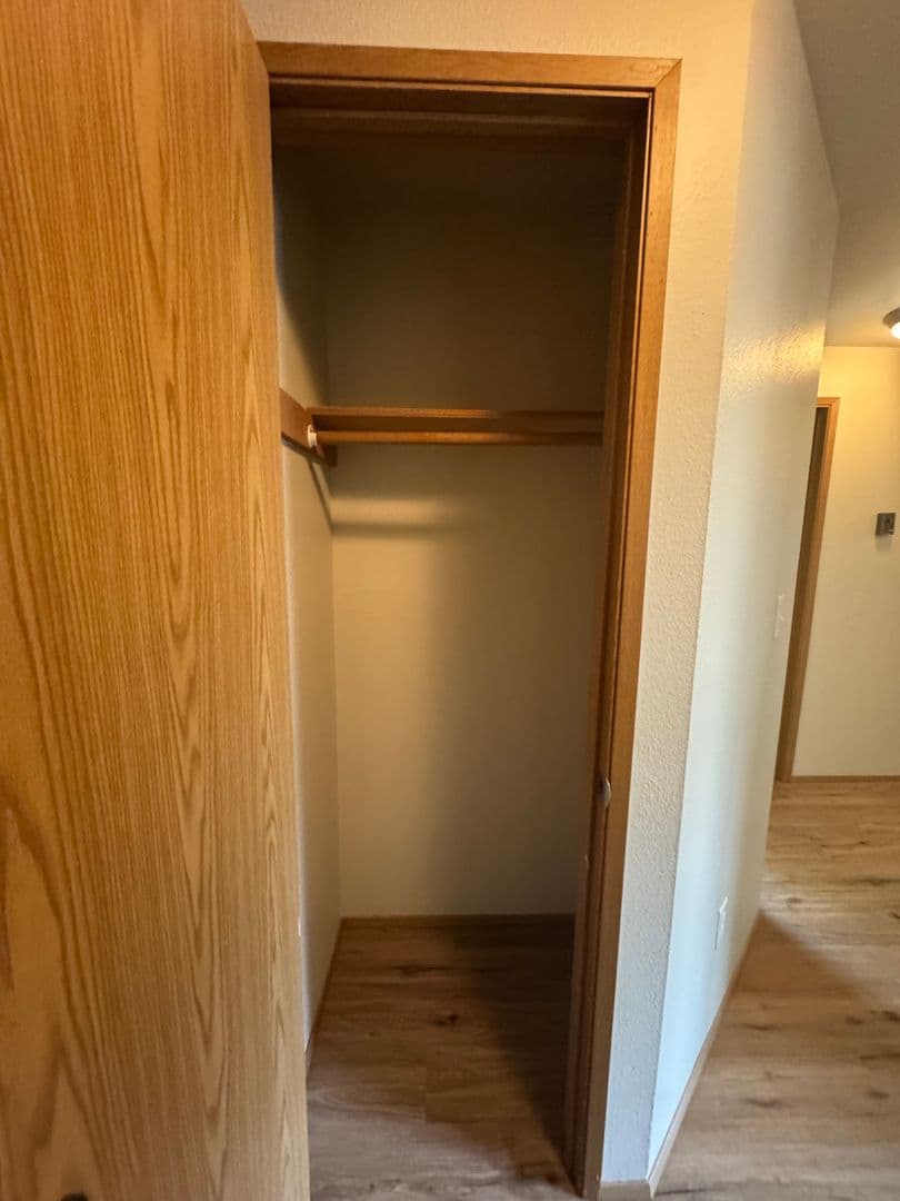 Lakewood Apartment: 8720 58th Ave SW