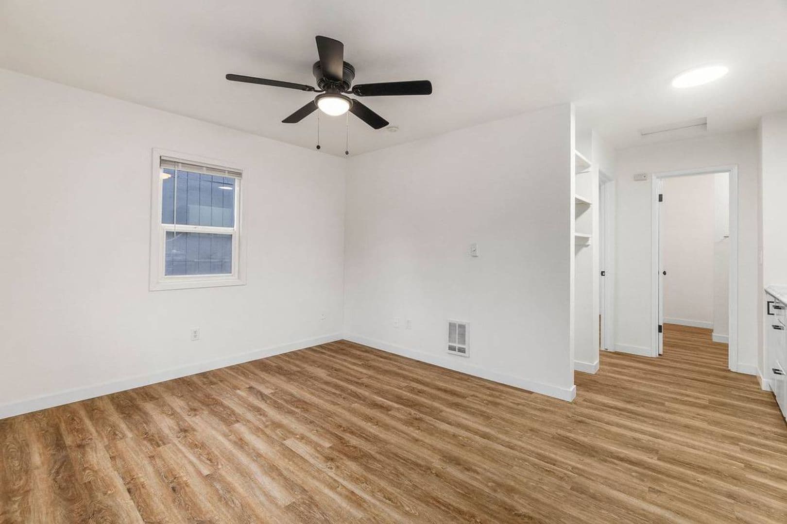 Olympia Apartment: 7917 Martin Way E