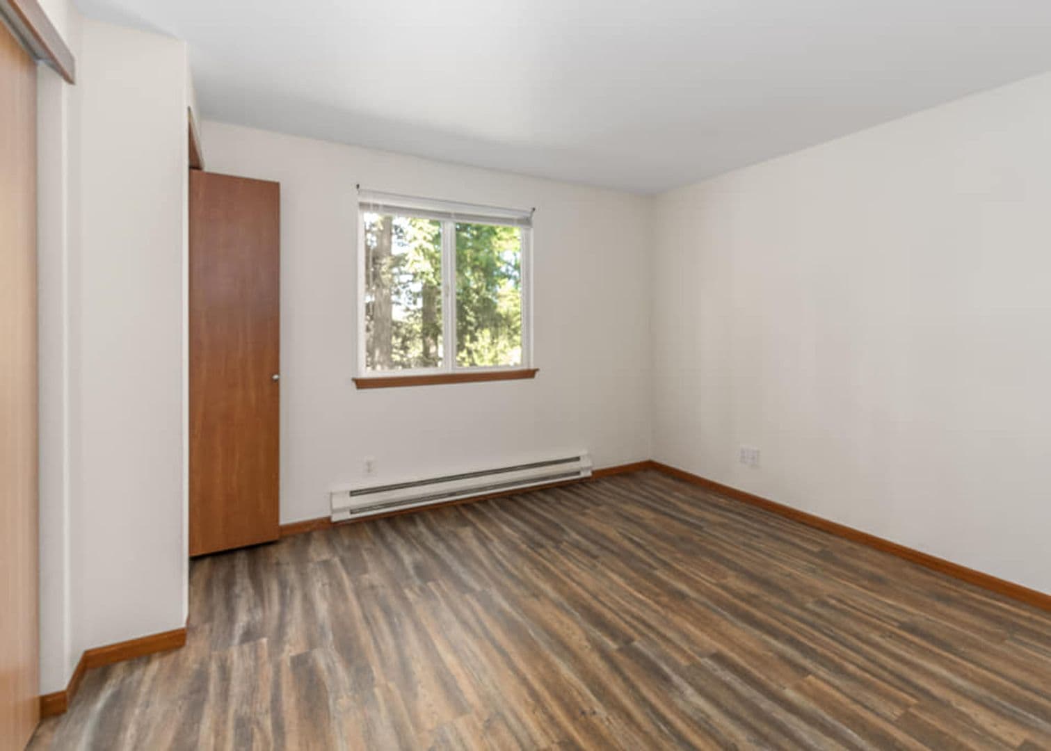 Steilacoom Apartment: 2504 Woods Dr