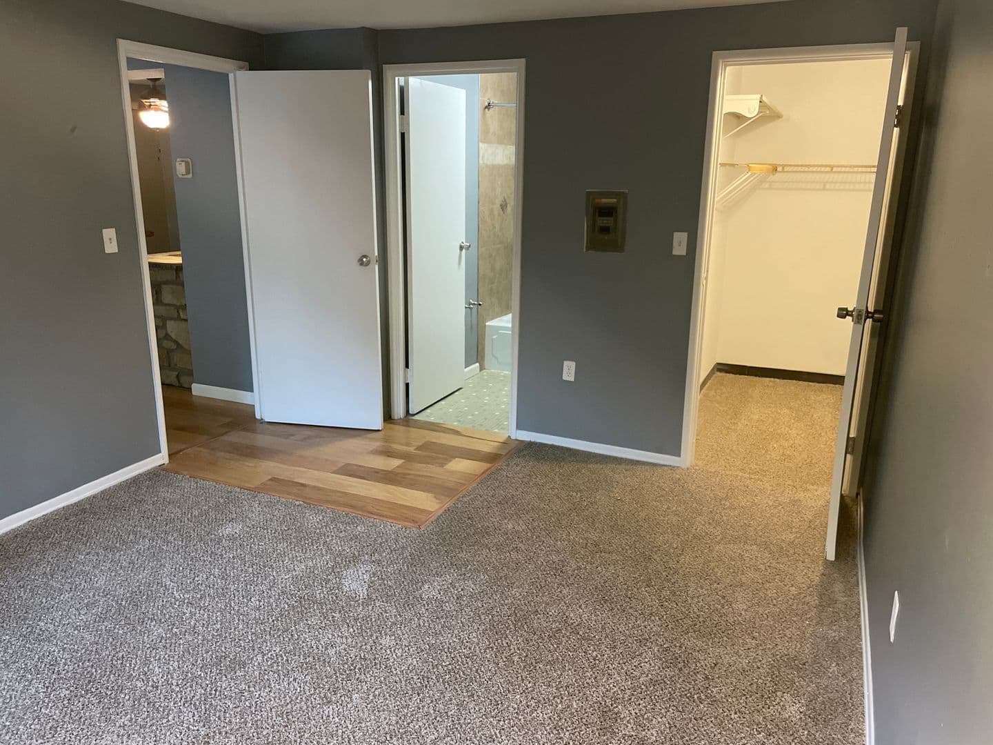 Cincinnati Apartment: 2785 Queen City Avenue