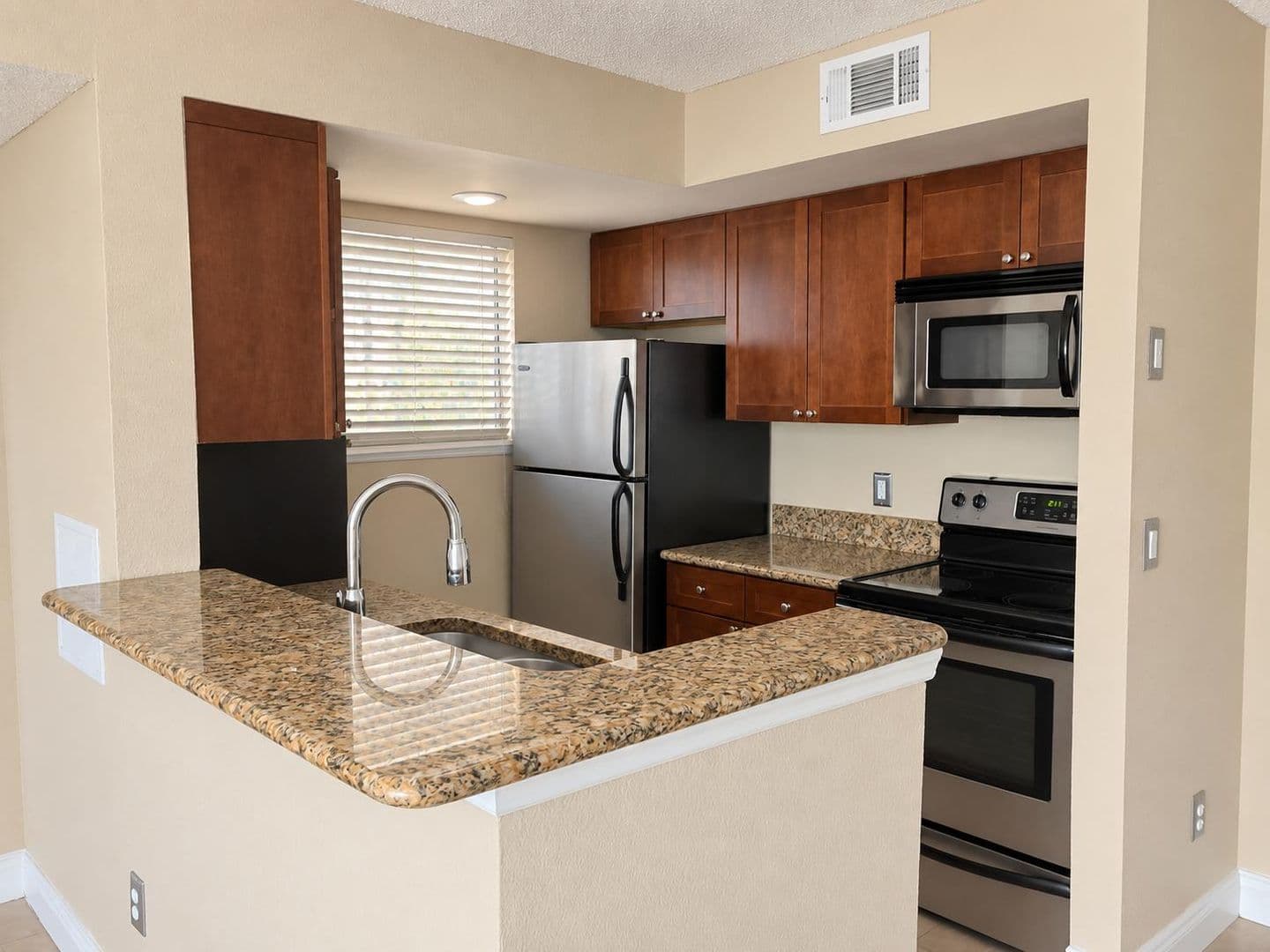 ORLANDO House: VM-718