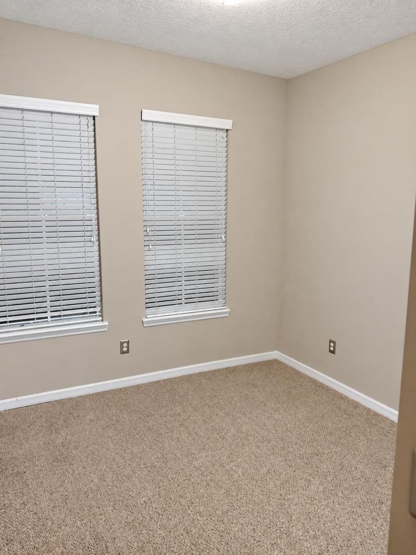 WINDERMERE House: LS-1025