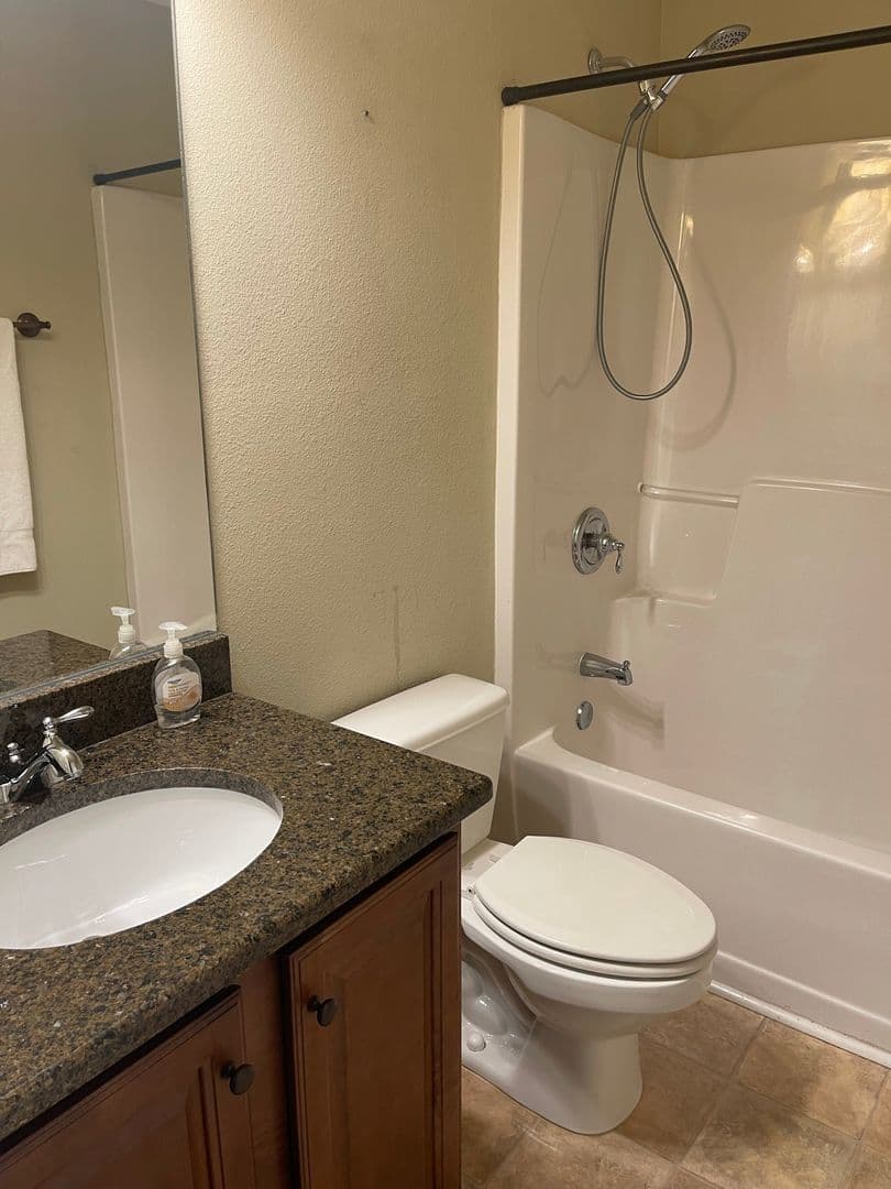 Mobile House: 13 Breydon Court