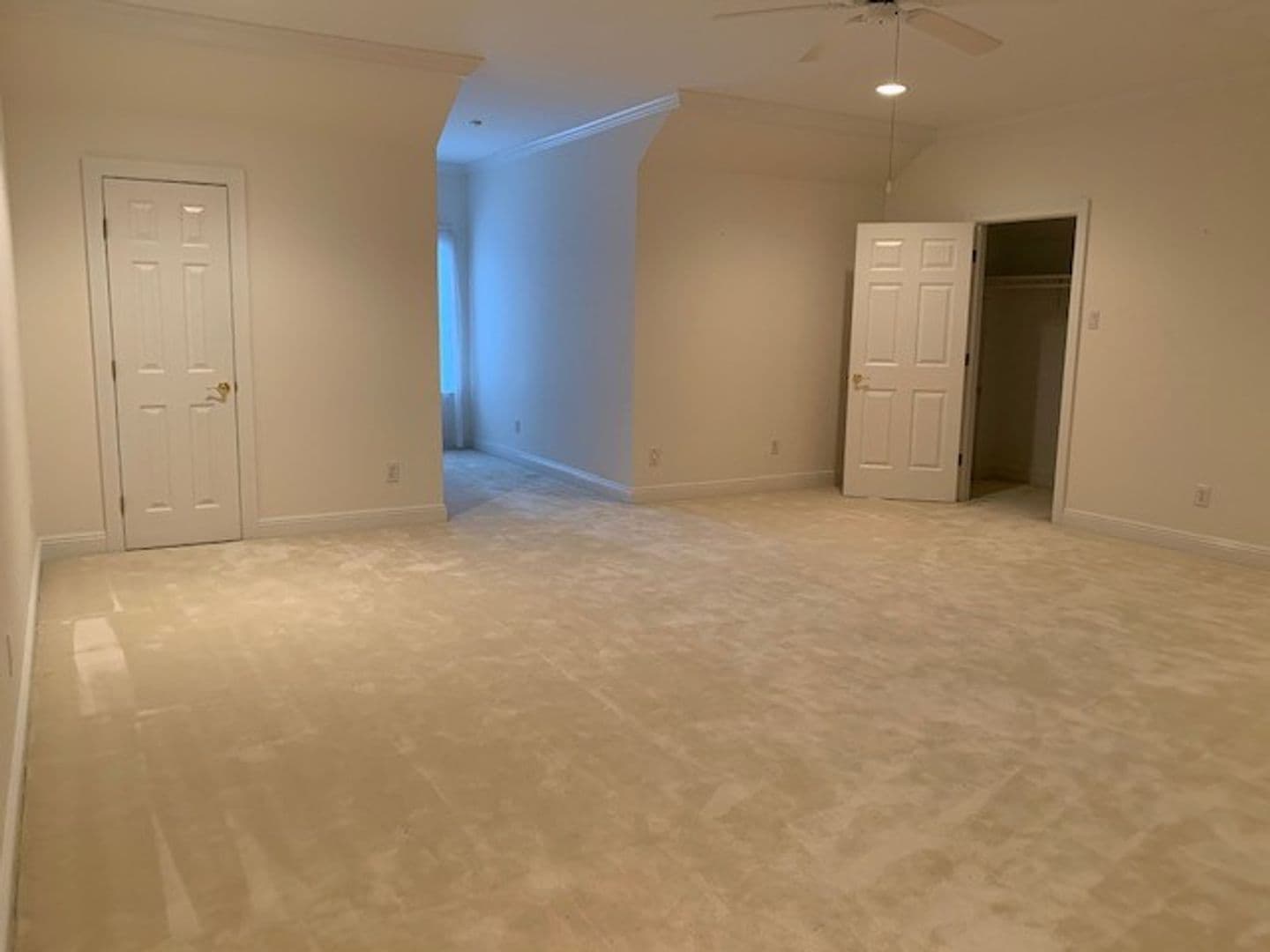 Mobile House: 3281 Benyard Dr.