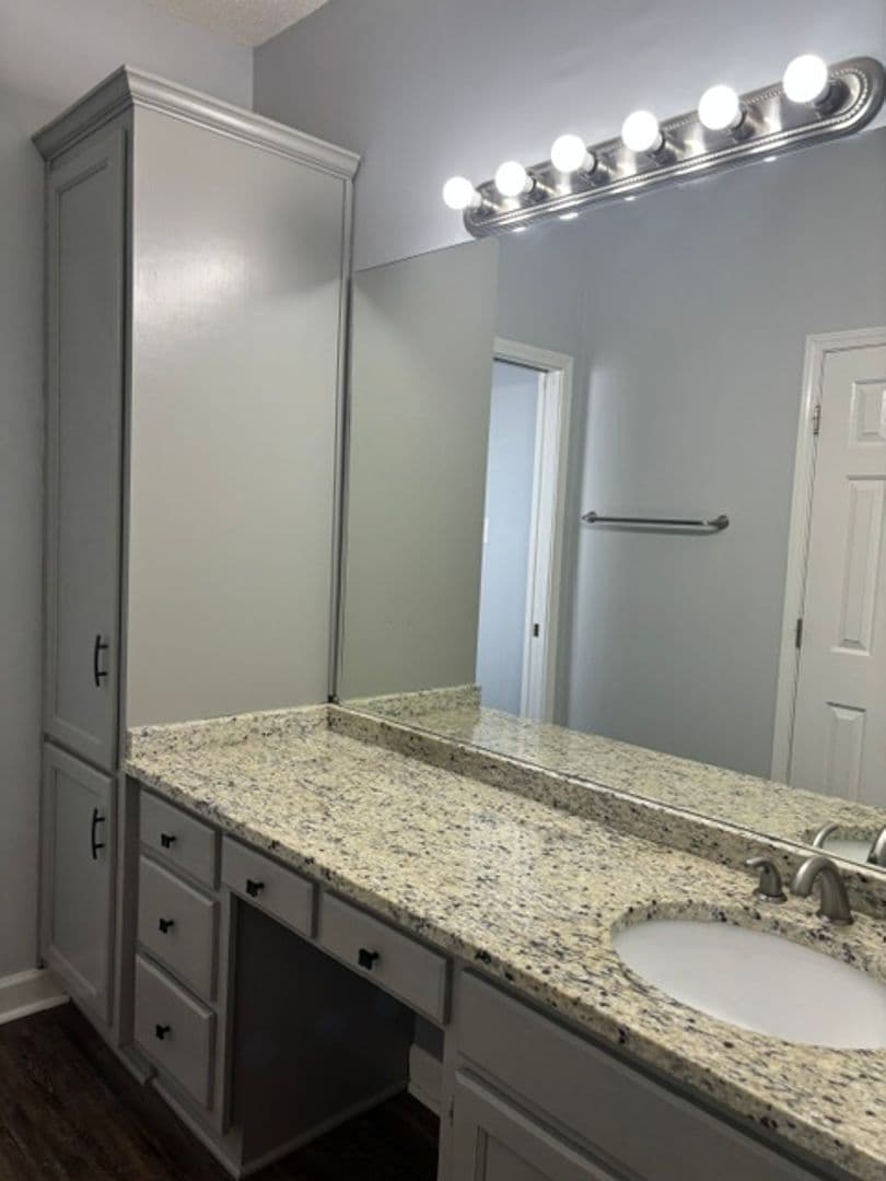Mobile House: 964 Wildwood Avenue