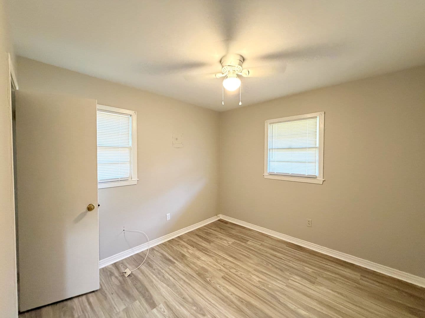 Mobile House: 6855 Victor Road