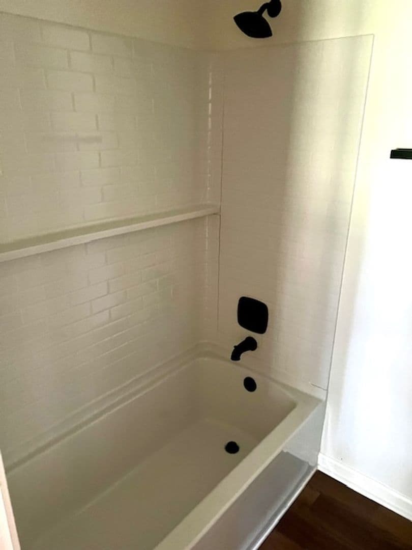 Mobile House: 4113 Canal Circle E