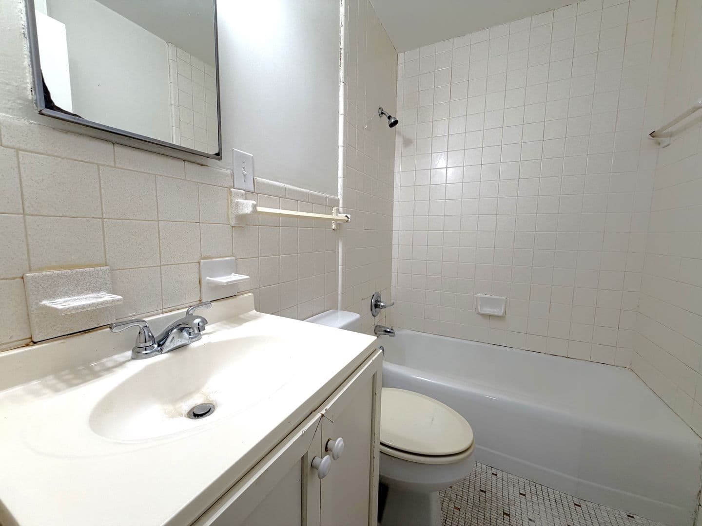 Mobile House: 6855 Victor Road