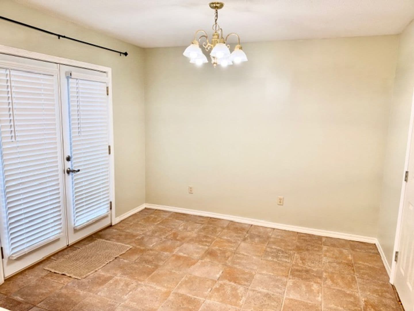 Mobile House: 270 Hillcrest Road