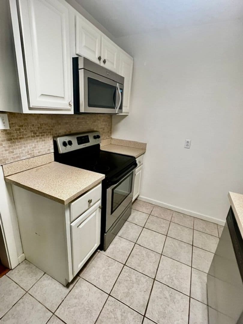 Mobile House: 107 Esplanade Ave