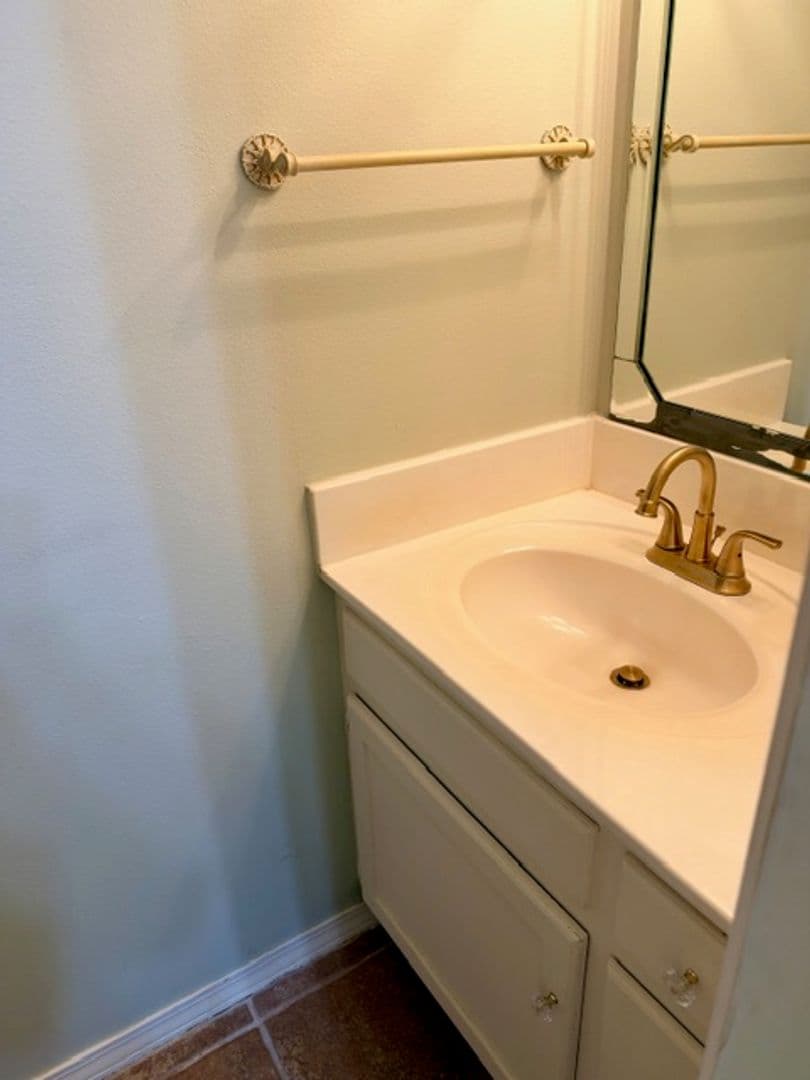 Mobile House: 270 Hillcrest Road