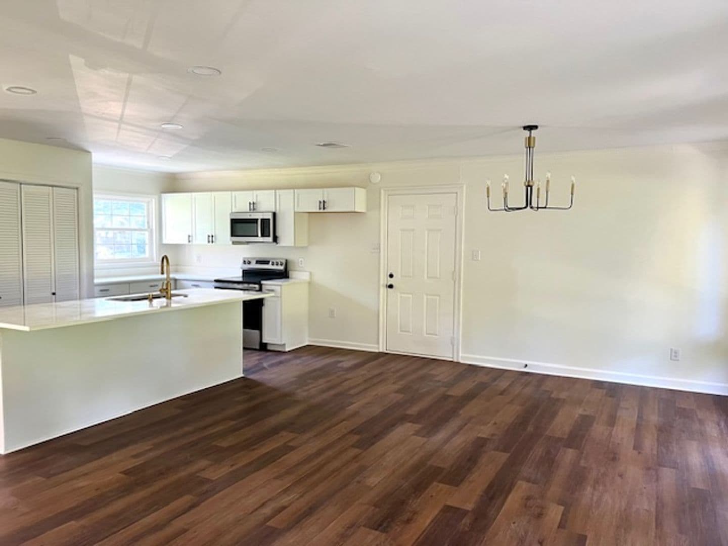 Mobile House: 4113 Canal Circle E