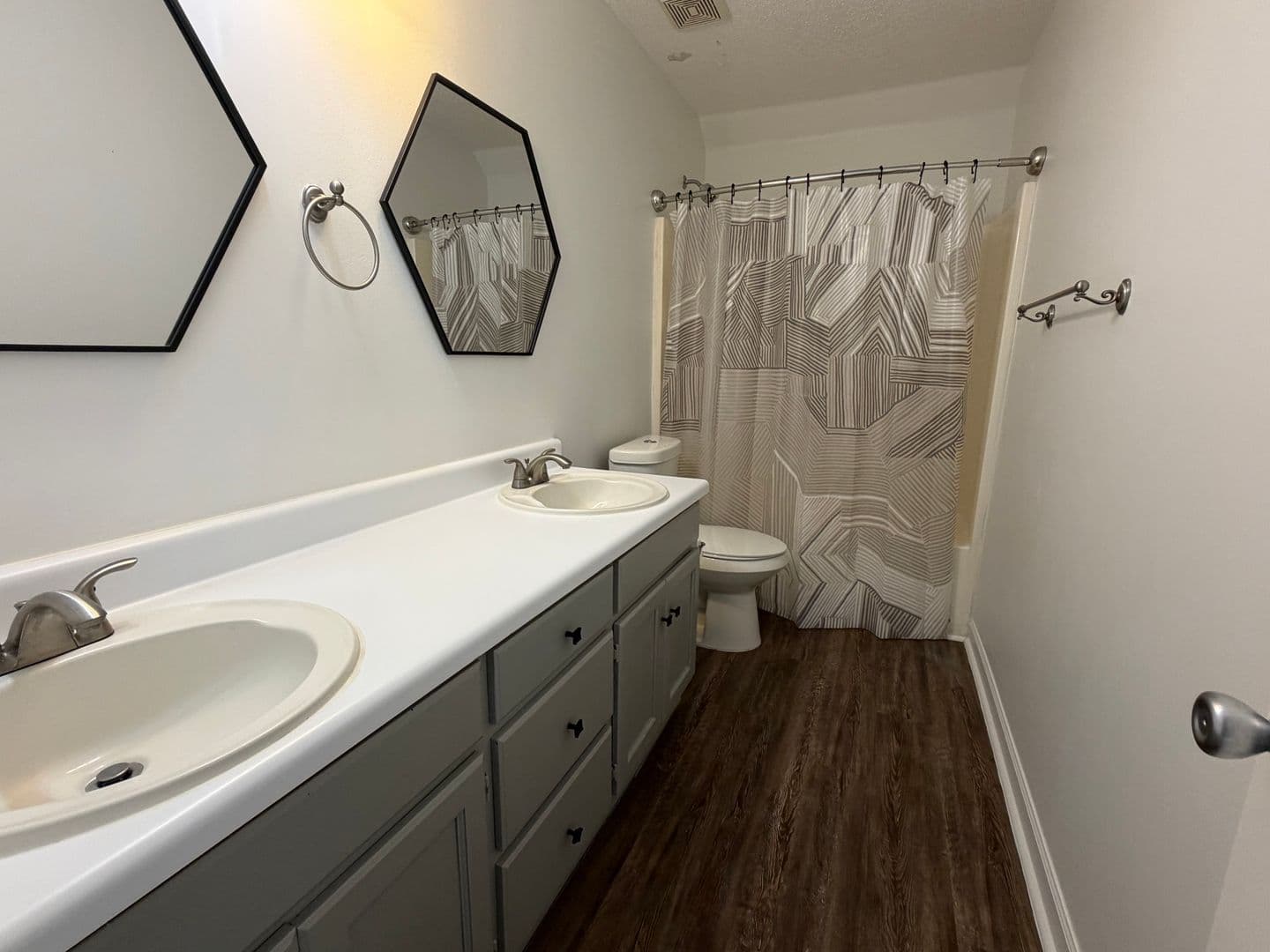 Mobile House: 964 Wildwood Avenue