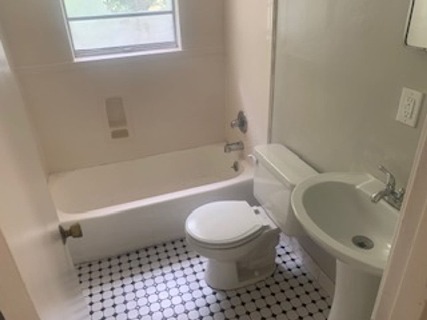 Mobile House: 301 Syracuse Street