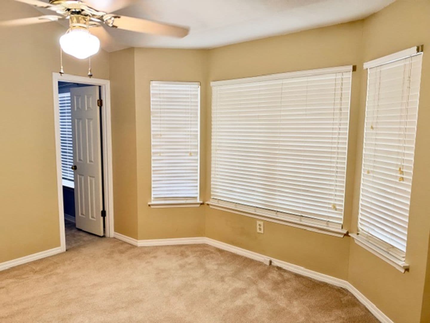Mobile House: 270 Hillcrest Road