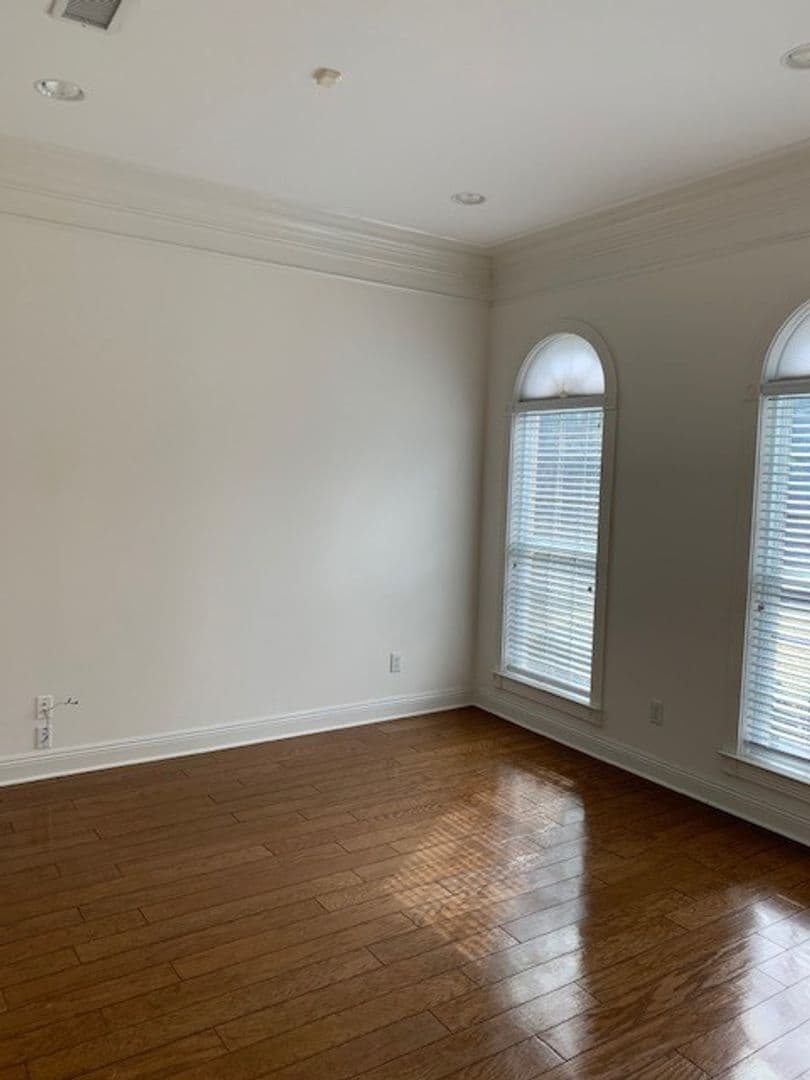 Mobile House: 3281 Benyard Dr.
