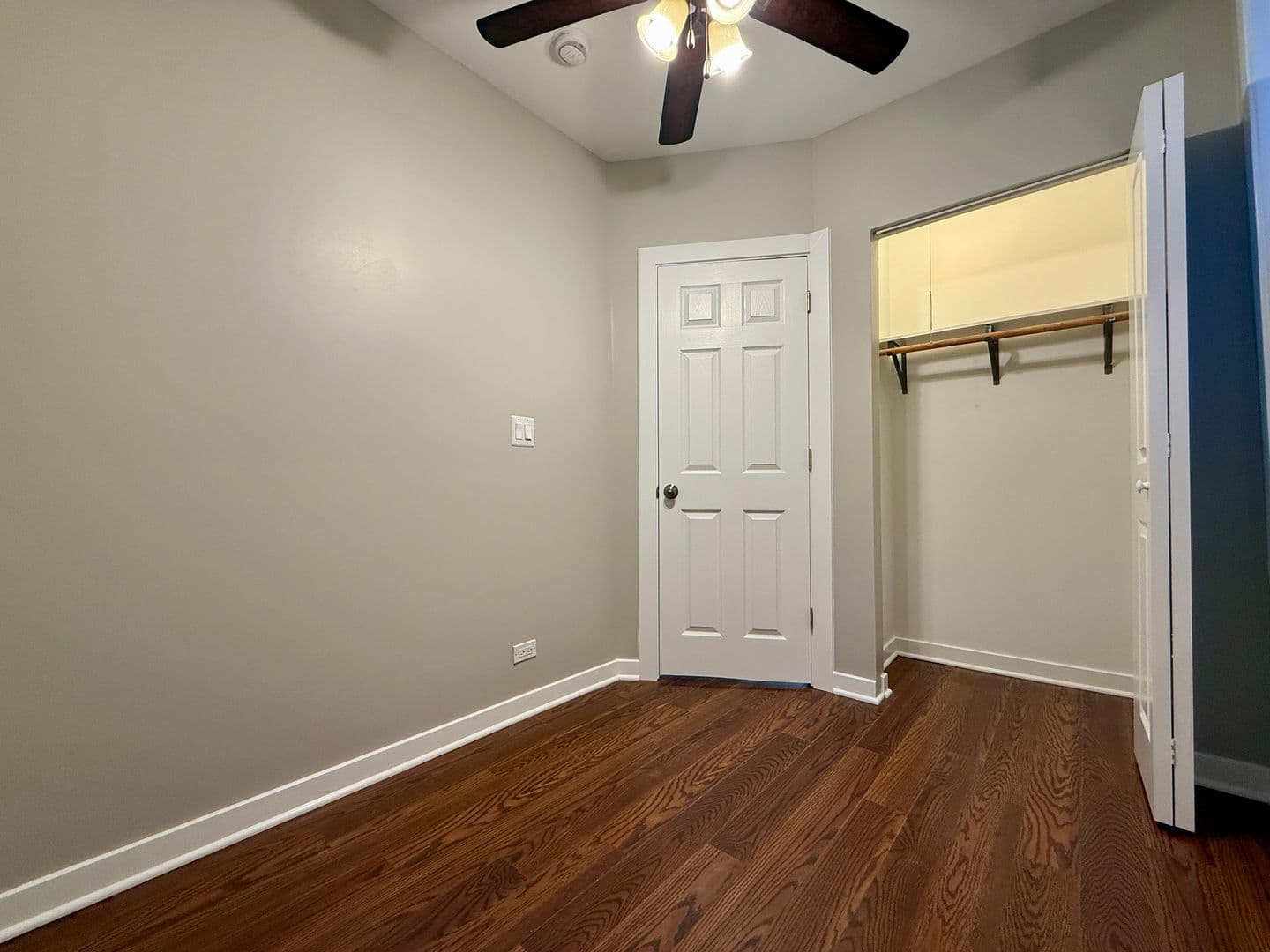 Chicago Apartment: 3728 S Parnell
