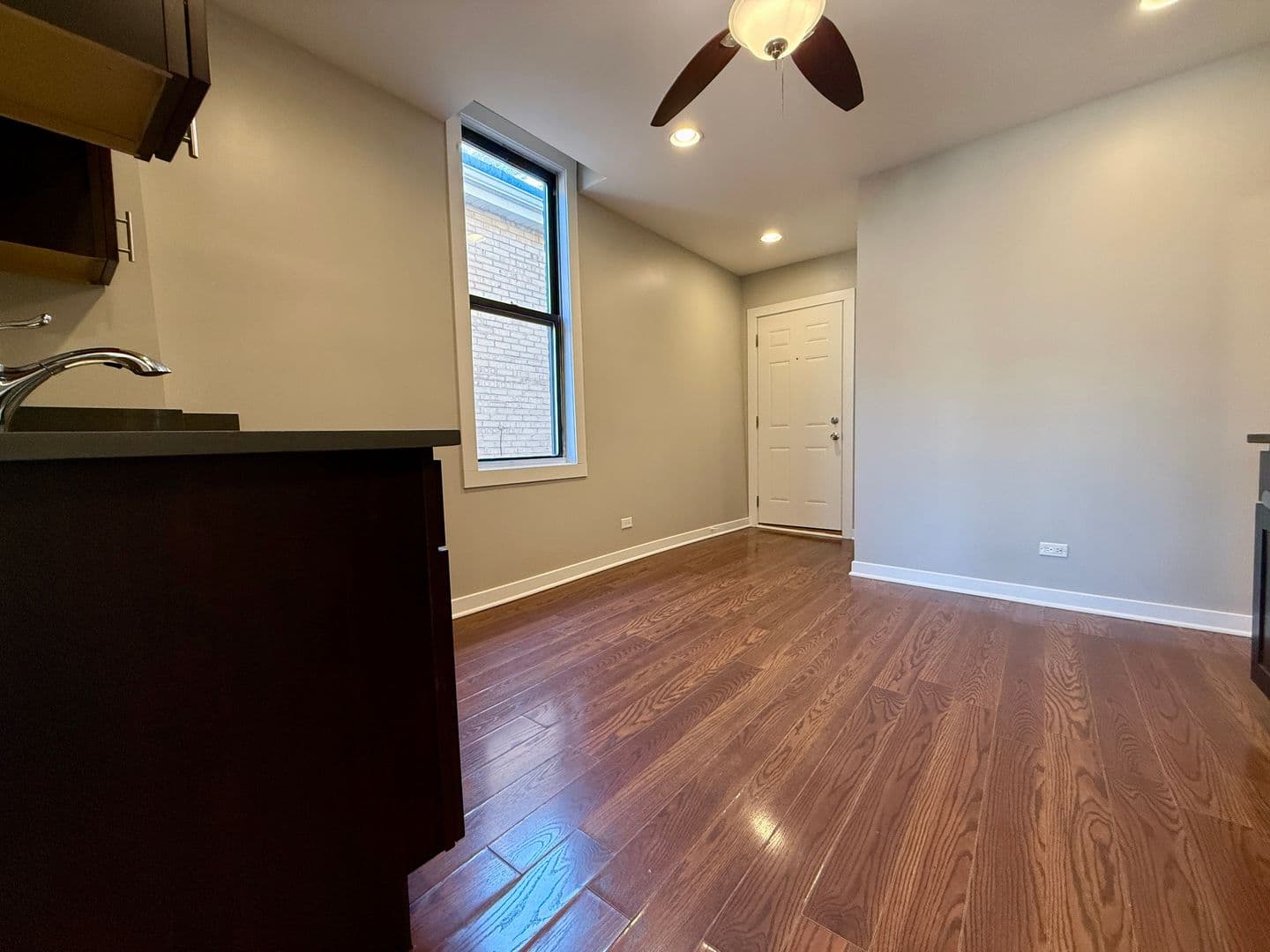 Chicago Apartment: 3728 S Parnell