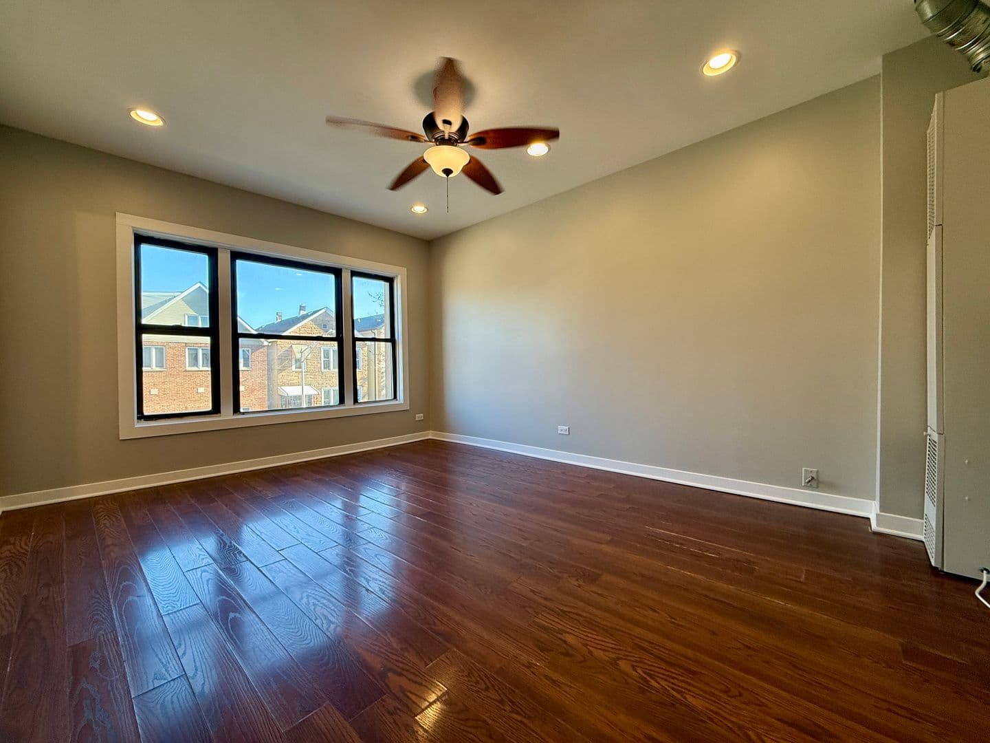 Chicago Apartment: 3728 S Parnell
