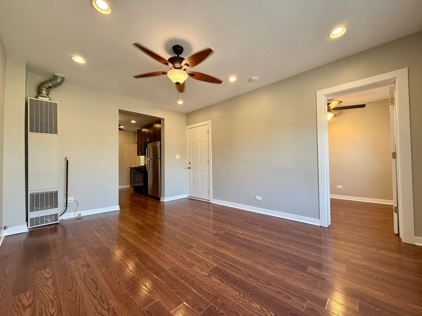 Chicago Apartment: 3728 S Parnell
