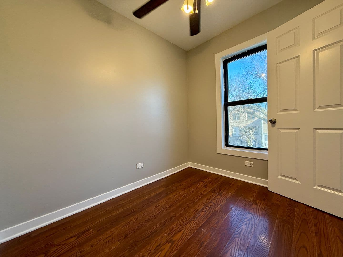 Chicago Apartment: 3728 S Parnell