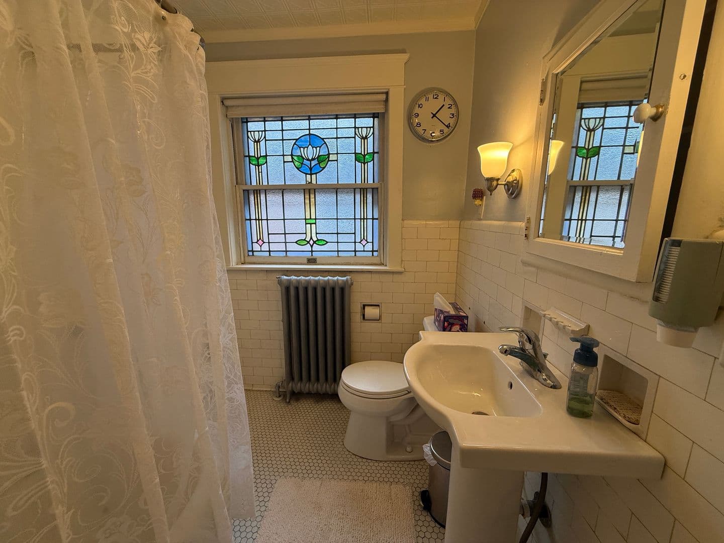 Allentown House: 1930 W Chew St.