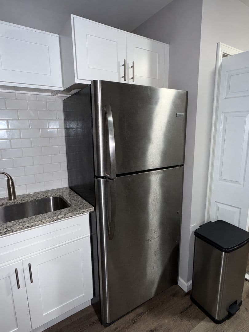 Bangor Apartment: 652-654 Pennsylvania Ave