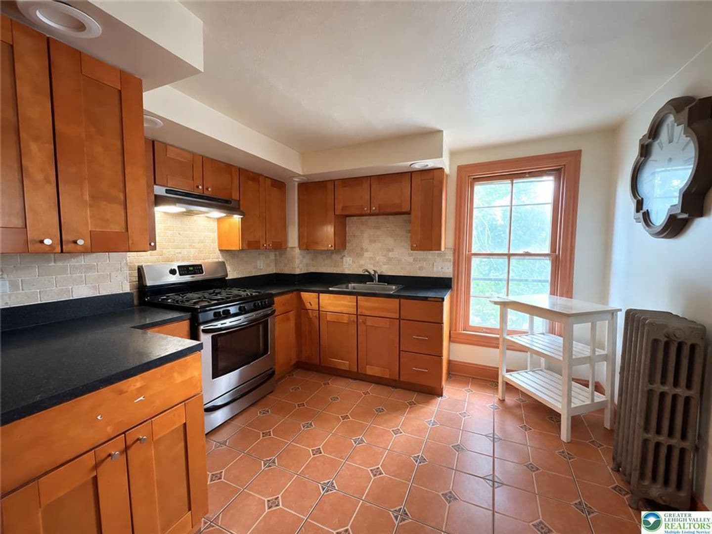 Allentown Apartment: 325 N 8th Street