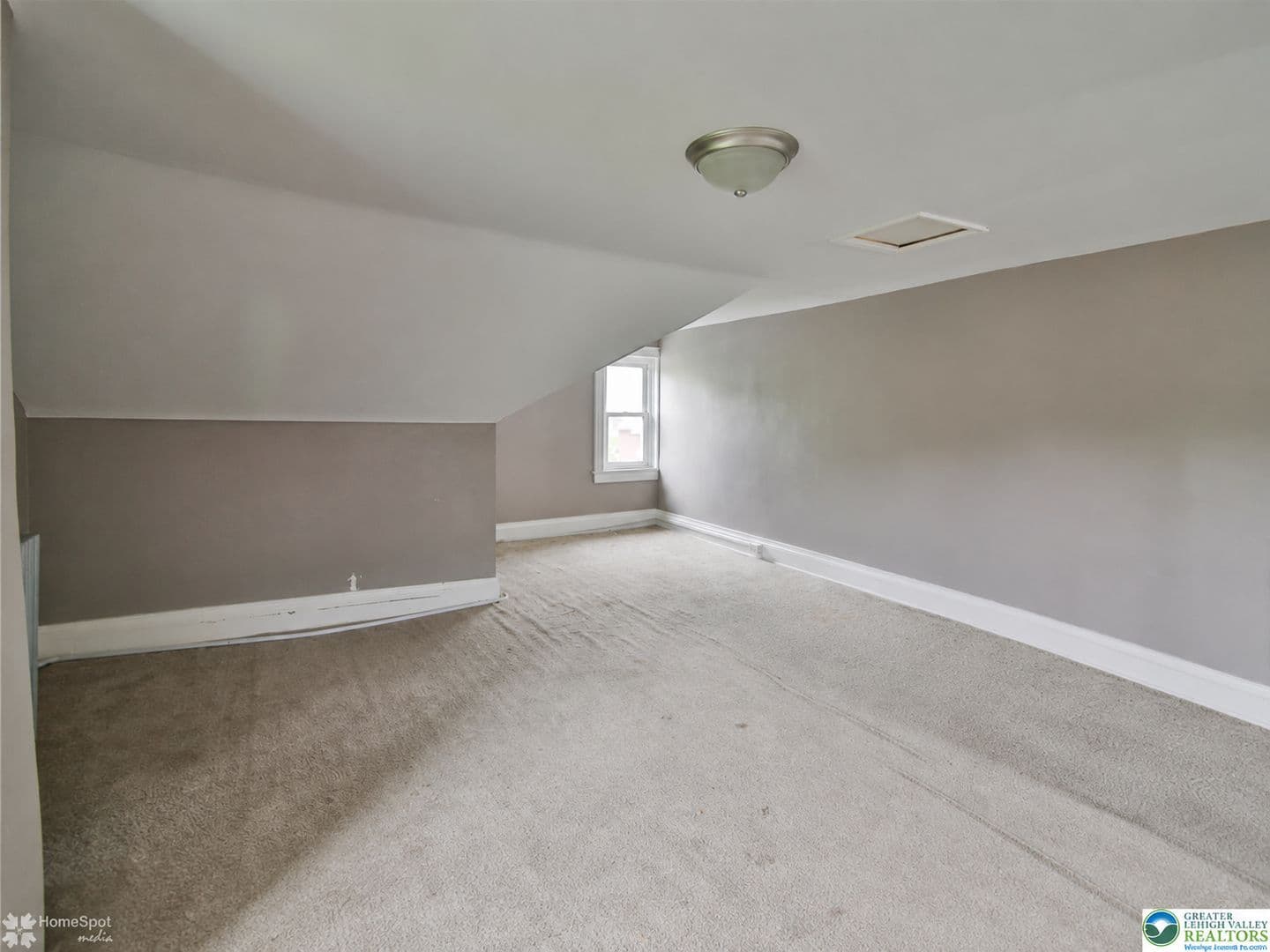Nesquehoning House: 203 W Mill St