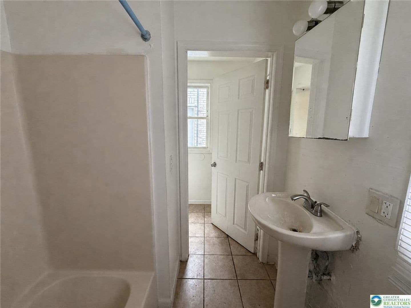 Allentown Apartment: 518 W Tilghman Street