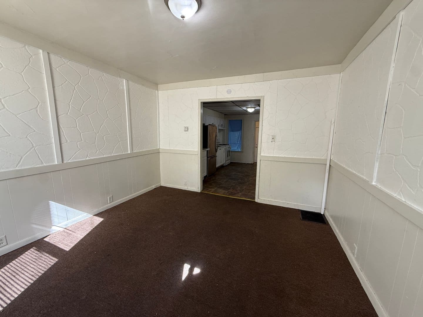 Allentown House: 525 1/2 Elliger Street