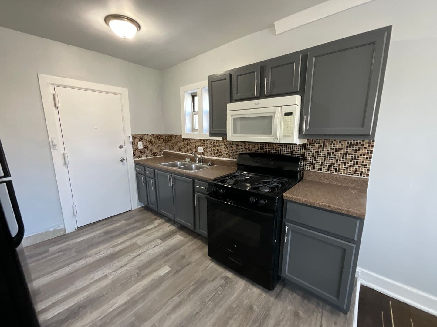 Chicago Apartment: 6600 S Ingleside Ave