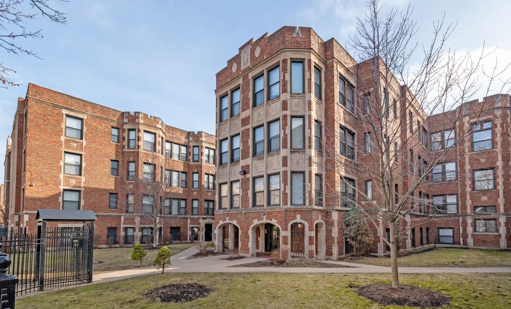 Chicago Apartment: 7131 S Bennett Ave.