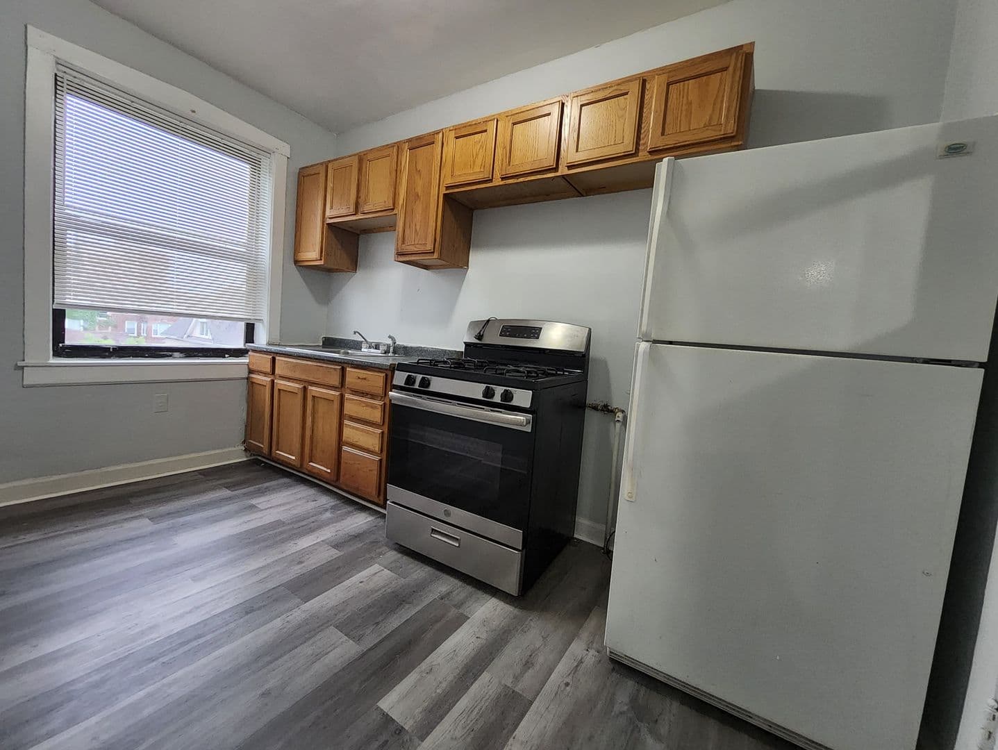 Chicago Apartment: 7131 S Bennett Ave.